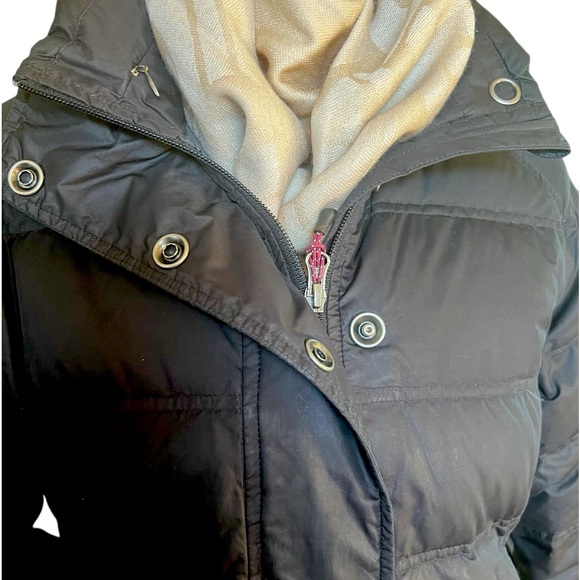 Woolrich size medium down quilted long winter Parka w/ hidden hood black zipper - Picture 6 of 14